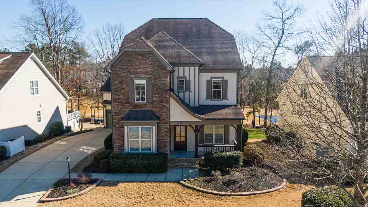 canadian-real-estate-investing-stock2